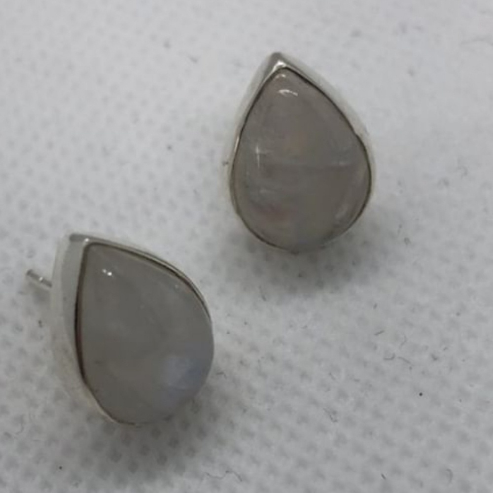 Stunning moonstone earrings